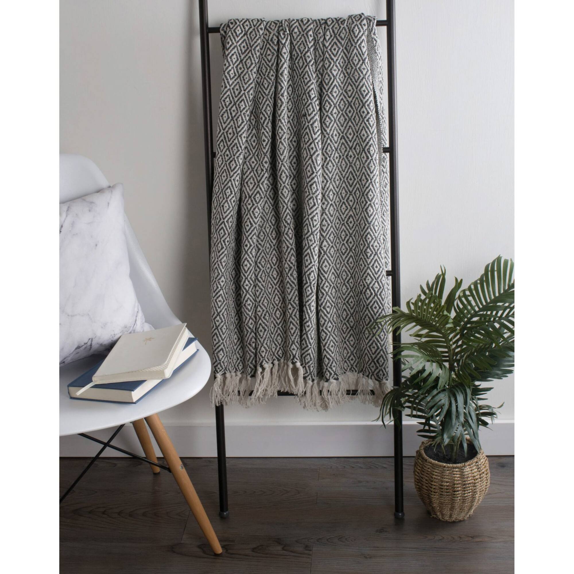 DII® Mineral Double Diamond Throw